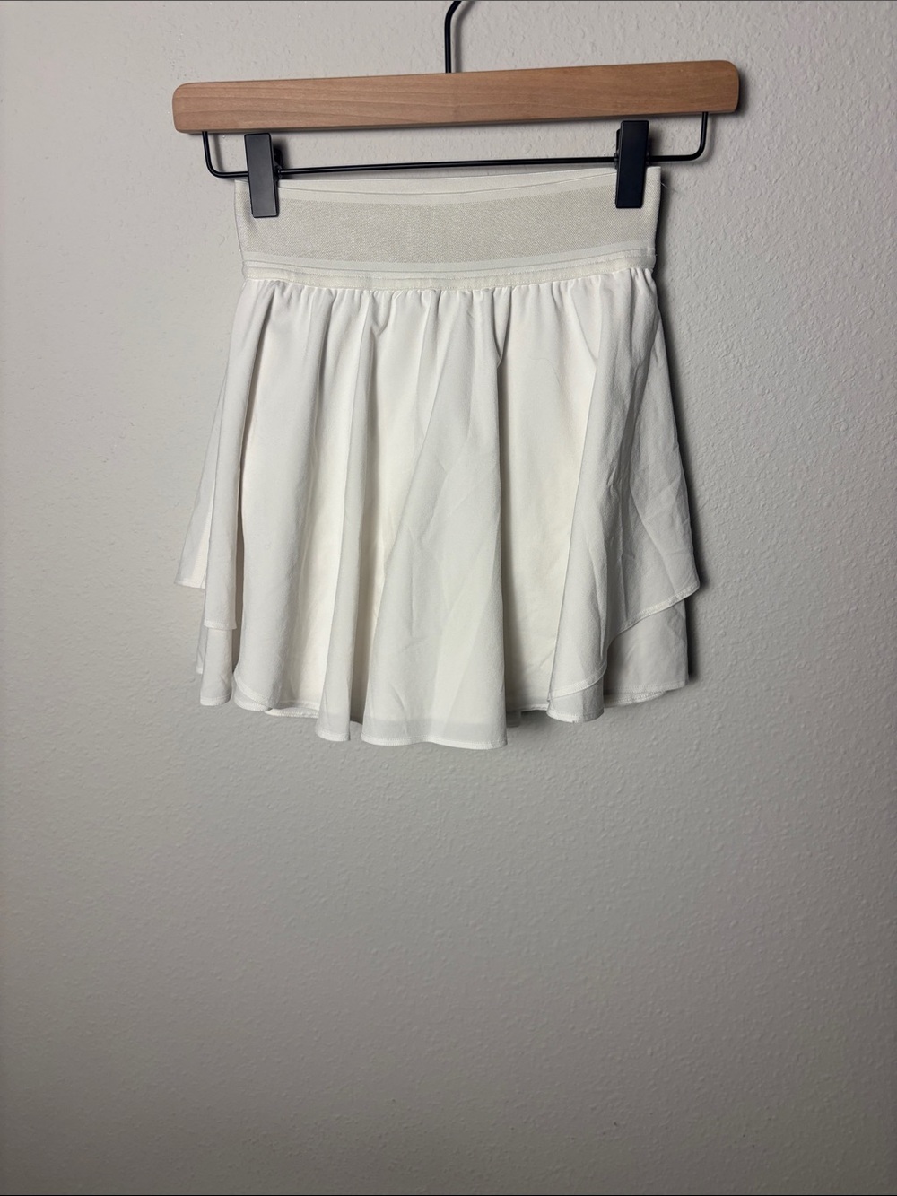 Lululemon Court Rival High Rise Skirt *Tall
White W8ABUT